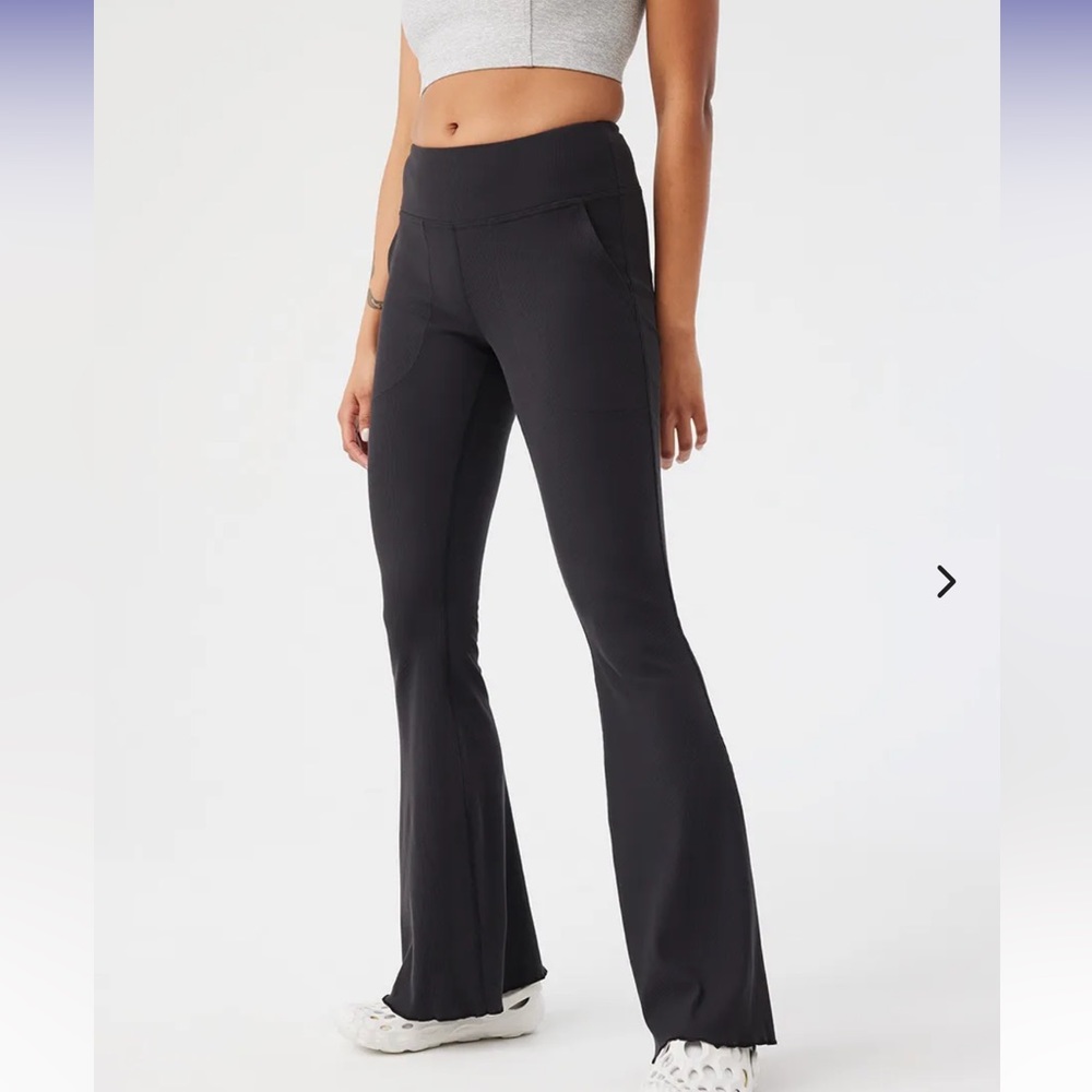 Outdoor Voices Ribbed Flare Legging